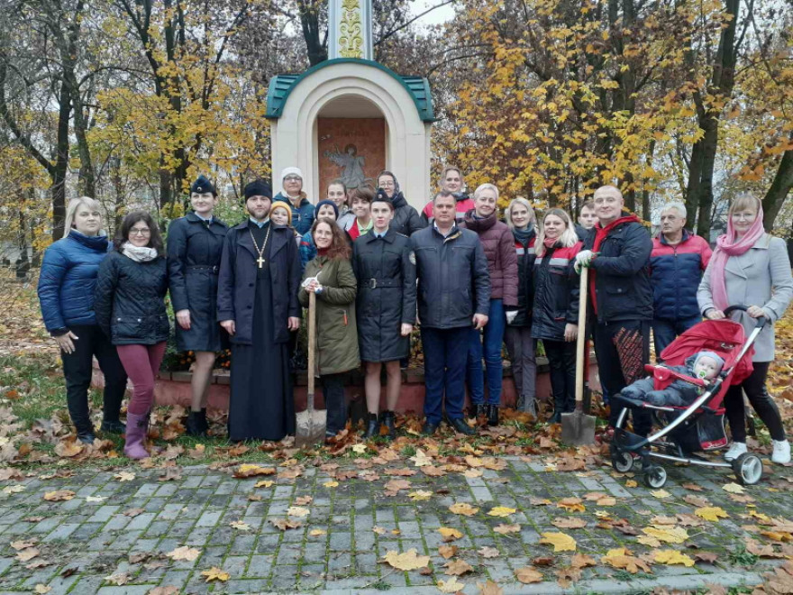 Лидская райинспекция ПРиООС, Лидская МЛАК, отдел ГЭЭ: посадка каштановой аллеи возле Свято-Георгиевского храма в Лиде