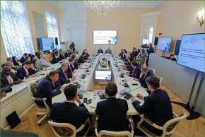 Глава Минприроды Беларуси Андрей Худык выступил с докладом на круглом столе в рамках X Невского международного экологического конгресса