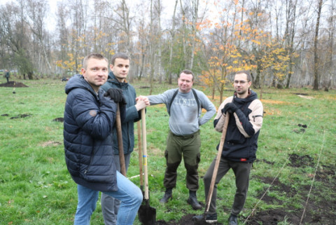 Минприроды: посадка аллеи «Дерево героя» в парке Дружбы народов (г. Минск)