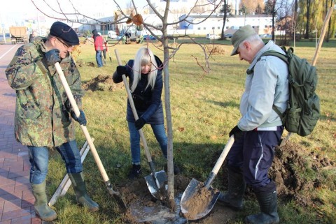 30 октября 2021 г. представители Минприроды приняли участие в субботнике