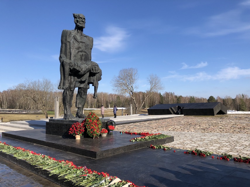 Хатынь – летопись народной боли, высеченная в камне