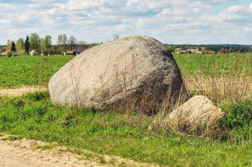 Большой камень ивашиновичский