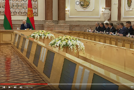 Александр Лукашенко: И остановились! Лежим и не шевелимся!